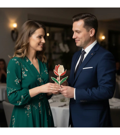 Prezent na Dzień Kobiet - Personalizowany Tulipan z imieniem